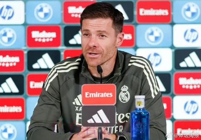 西媒:皇马开会商讨阿隆索去留,已在考察新帅候选 西媒:皇马开会商讨阿隆索去留,已在考察新帅候选